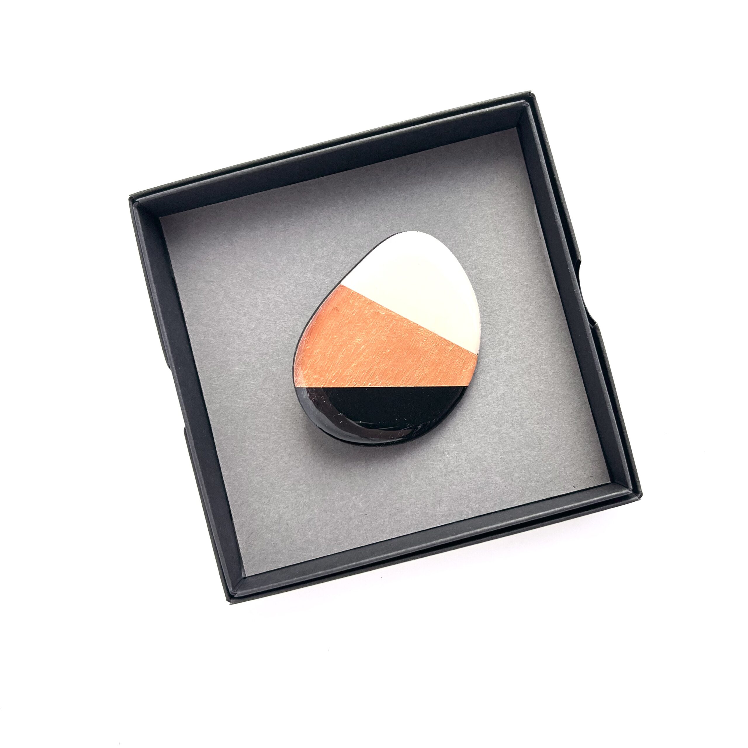 Round - Image 3